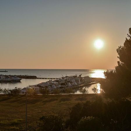 Palazzo Rainis Hotel & Spa - Small Luxury Hotel - Adults Only Novigrad  Bagian luar foto