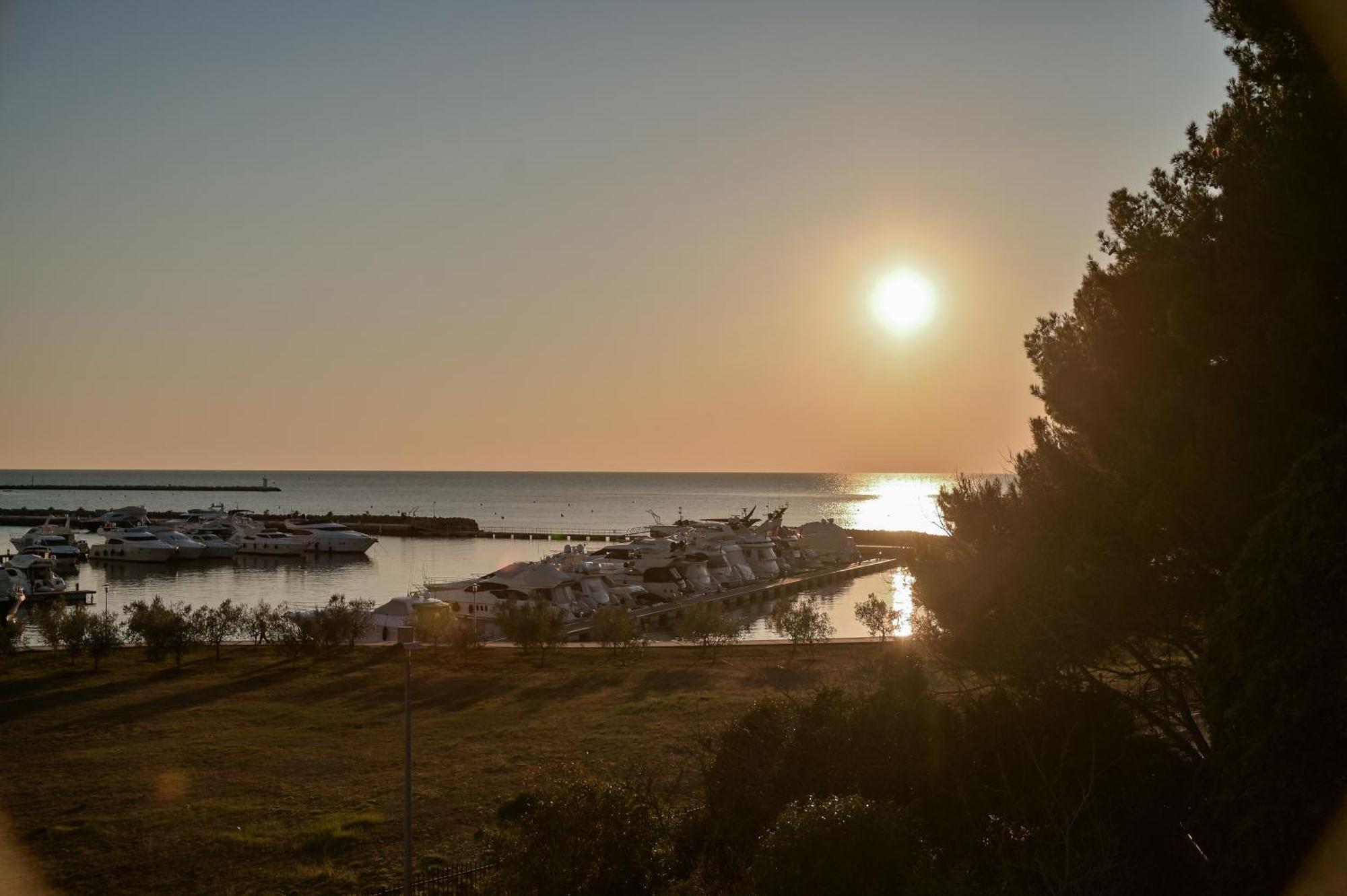 Palazzo Rainis Hotel & Spa - Small Luxury Hotel - Adults Only Novigrad  Bagian luar foto